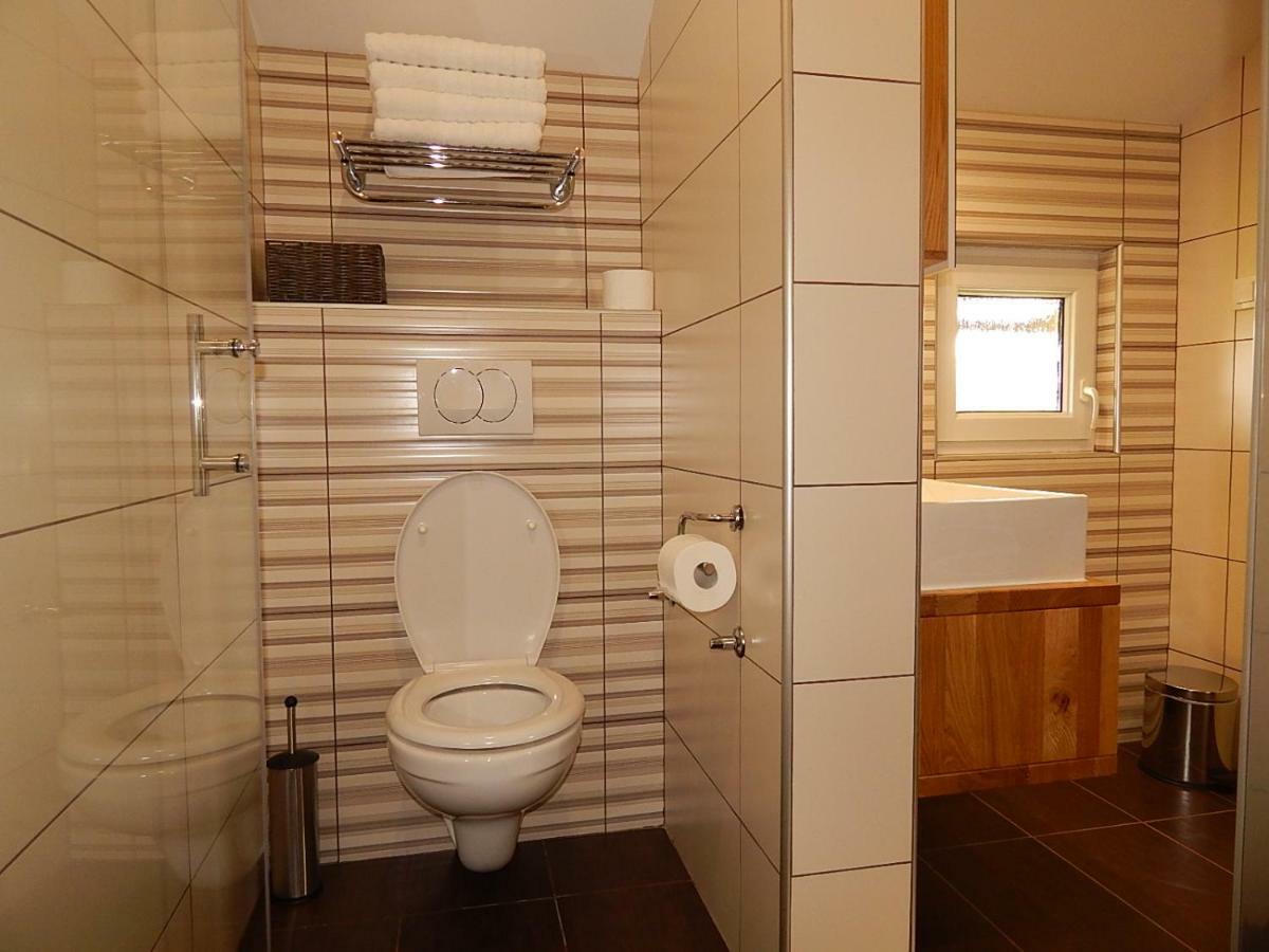 Studio Apartman Lakasa Rakovica Exterior foto