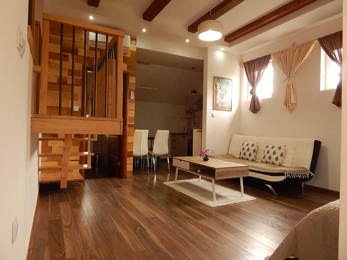 Studio Apartman Lakasa Rakovica Exterior foto
