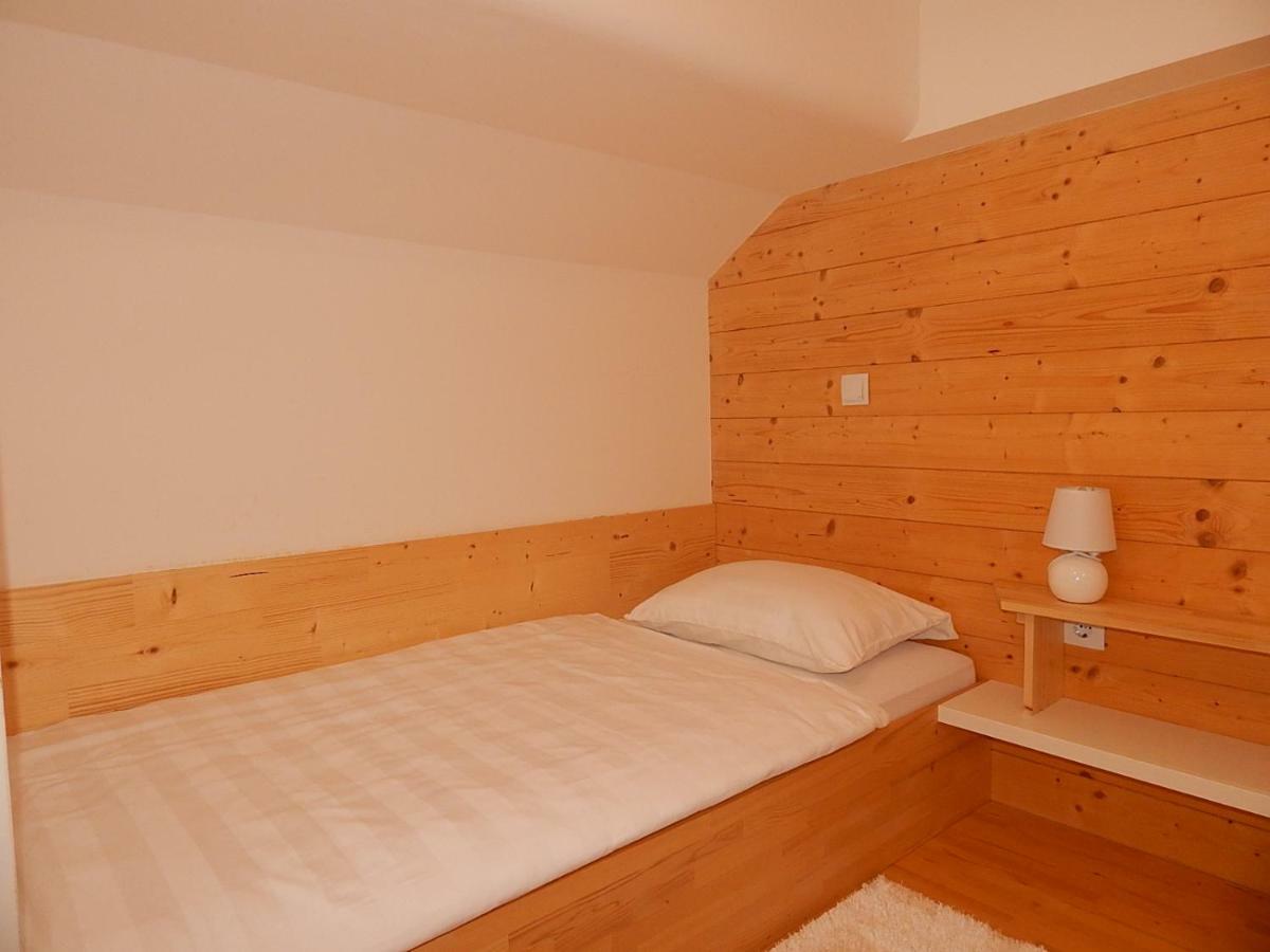 Studio Apartman Lakasa Rakovica Exterior foto