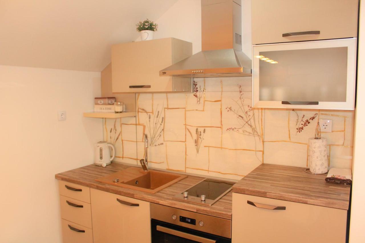 Studio Apartman Lakasa Rakovica Exterior foto