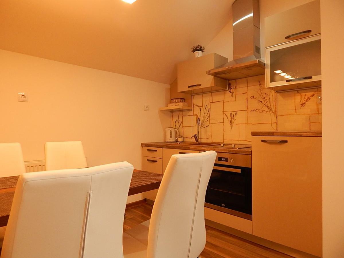 Studio Apartman Lakasa Rakovica Exterior foto